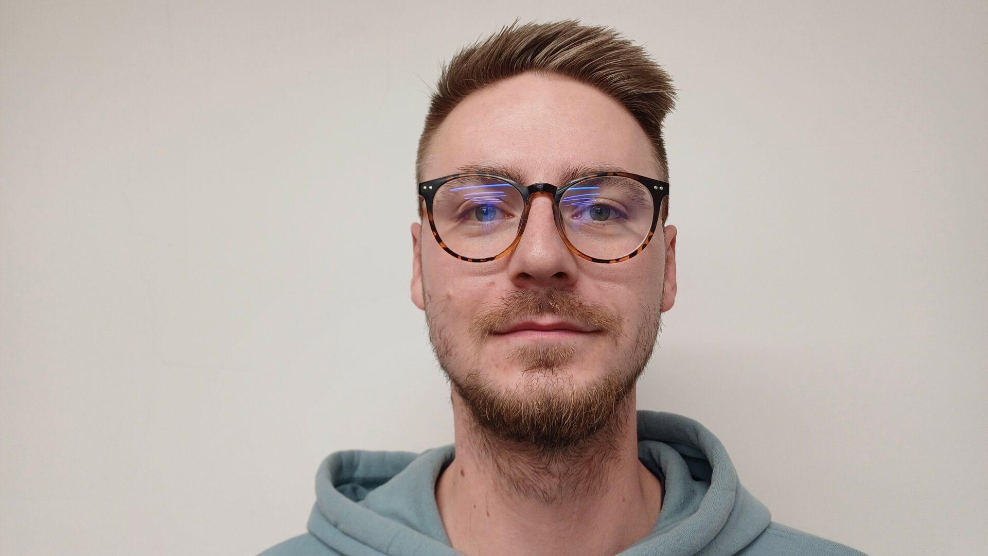 Dan Kazda ve volném čase rád hraje florbal a účastní se společenských akcí. Foto: Ekospol