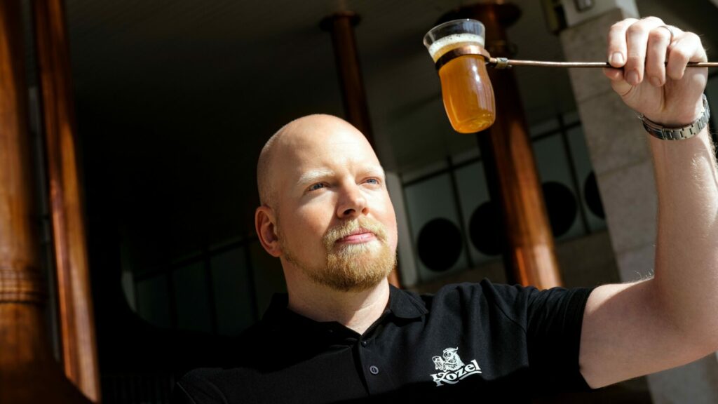 Mezi koníčky Ondřeje Kouckého patří kromě pivovarnictví také gastronomie a párování piva s jídlem. Foto: Velkopopovický pivovar