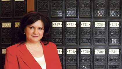 Marcela Hrdá dnes slaví narozeniny. Foto: Česká pošta