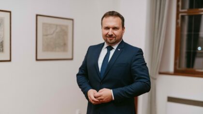 Zavedení superdávky je iniciativou Ministerstva práce a sociálních věcí pod vedením Mariana Jurečky. Ilustrační foto: MPSV