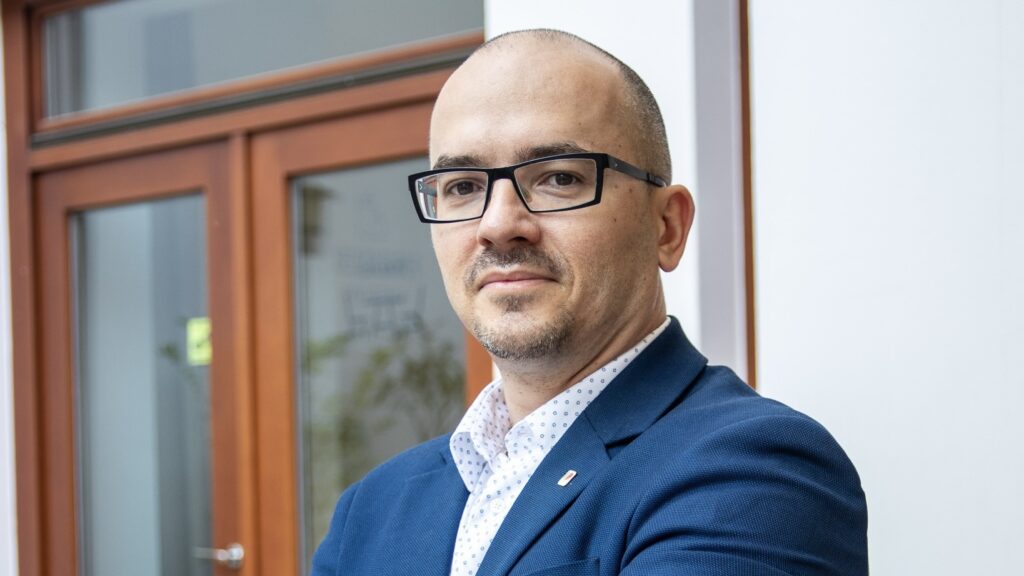 Matúš Rudáš si svou kariéru v oboru hotelnictví vybudoval od samých základů. Pytloun Hotels, se souhlasem