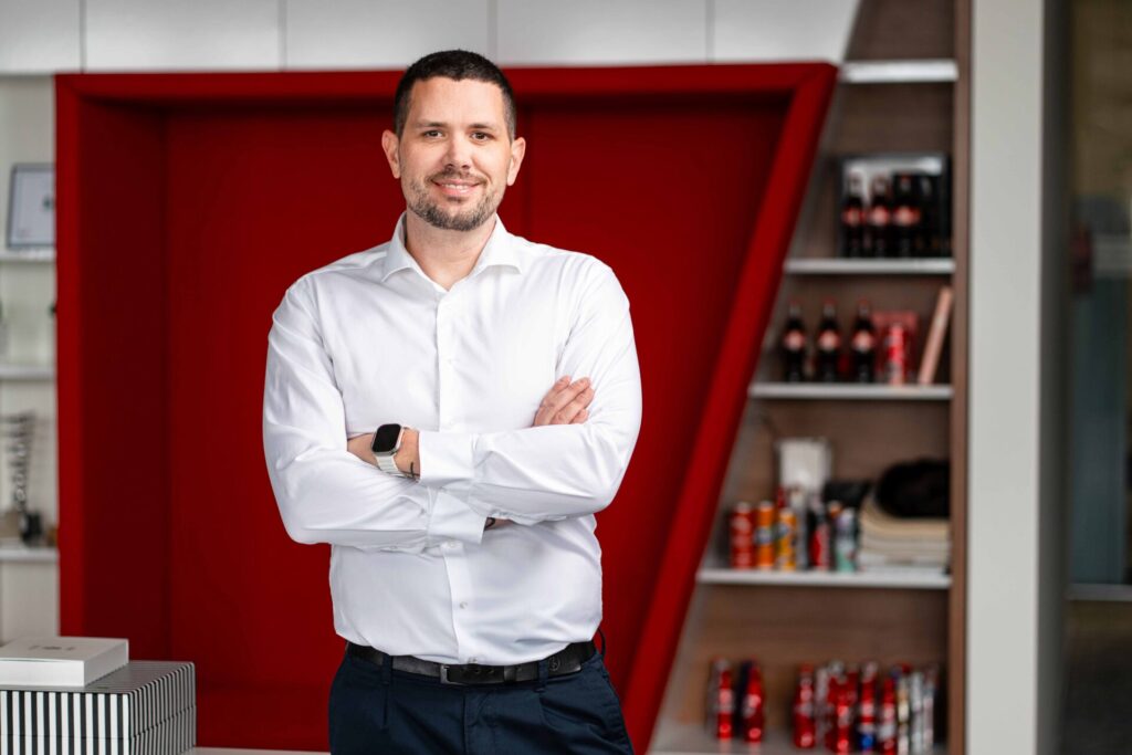 Michal Šlechta, nový marketingový ředitel společnosti Coca-Cola, ve volném čase nejraději cestuje, lyžuje sleduje digitální média a sci-fi filmy. Foto: Coca-Cola, se souhlasem